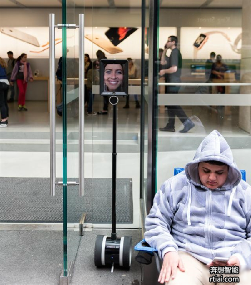 智能機器人替你排隊買 iphone7 ：主人可遠程即時監(jiān)控--廣州奔想智能科技有限公司